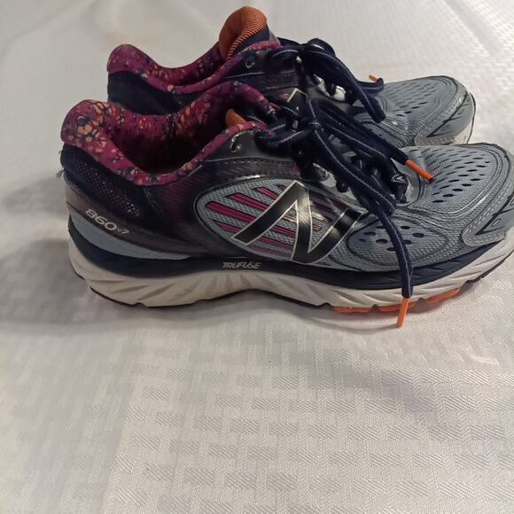 New Balance 860v7 Women's Running Shoes 7.5 Blue /Gray Athletic Sneakers - Picture 2 of 8